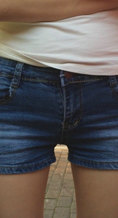 极品风骚热裤深沟金三角美少妇