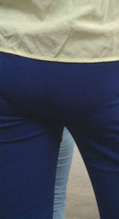 公交站重口味蓝裤大妈