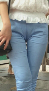 超极品深沟翘臀V内痕金三角战斗力超强