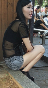 超极品超深沟大长腿美少女卖花第三季