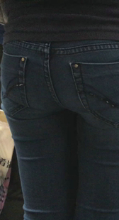 公交站丰臀蓝紧牛