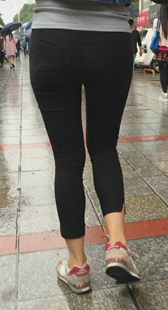 圆臀打底裤很会扭