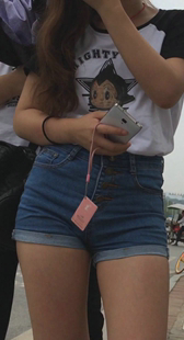 性感牛仔大紧臀小少妇二季