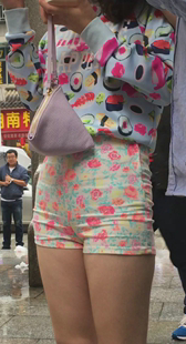 性感花热裤翘臀小少妇第一季