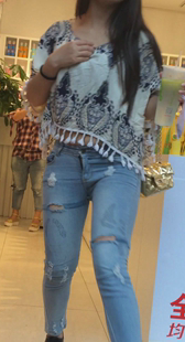 披肩紧牛翘臀大学妹第二季