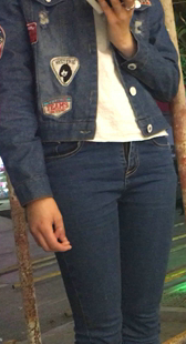 紧身蓝牛小妹三角真是美