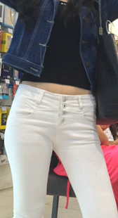 极品白裤三角美人更美