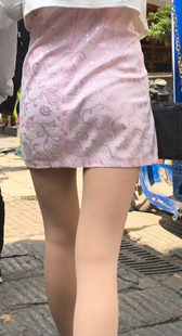 粉裙肉丝大PP少妇