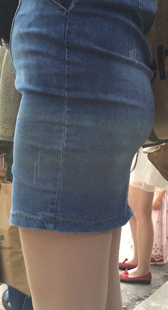 性感牛仔裙大翘臀