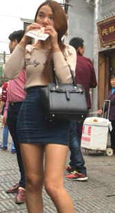 牛仔包臀大屁股美女