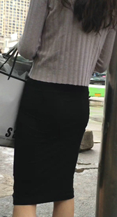 贴身黑裙紧PP美女