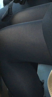 公交黑丝小骚货