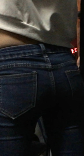 公车紧牛好臀美眉