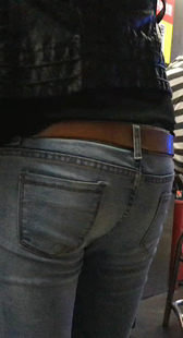 牛仔性感圆润翘臀美少妇