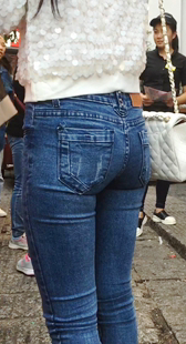 销魂紧牛翘臀时尚美眉