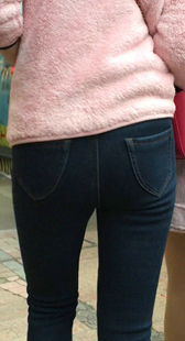 超紧黑牛大屁股小妹