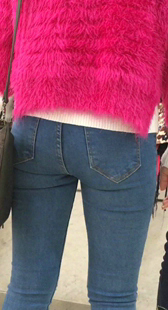 跟拍高贵的紧牛美少妇