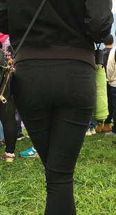 紧身裤极品圆润翘臀妹子