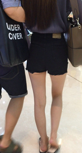 性感黑色热裤美女