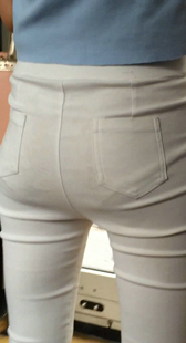 公交上大屁股白裤紧内痕