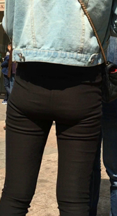 黑裤少妇PP下垂了