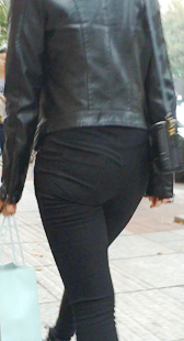 街拍超紧宽臀黑裤