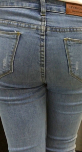 饱满成熟宽臀牛仔裤