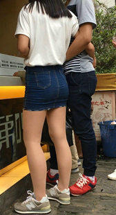 牛仔包臀小妹小性感