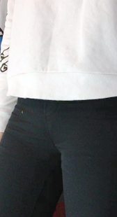 性感黑裤小妹三角区特写