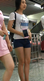 性感超紧热裤大学妹