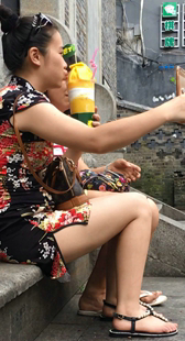 风骚花裙小少妇玩自拍