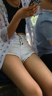 性感大长腿美女三角特写