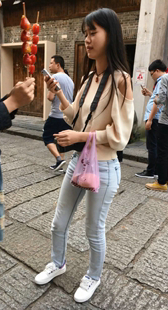 灰牛宽臀美女开发多