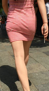 街拍包臀连衣裙少妇