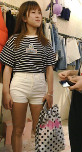 极品白短裤前后三角区