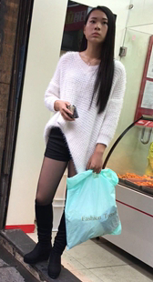 黑色紧身短裤高靴长发妹子