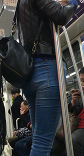 蓝色紧身牛仔裤性感长腿翘臀