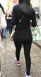 紧绷牛仔裤饱满圆润翘臀妹子