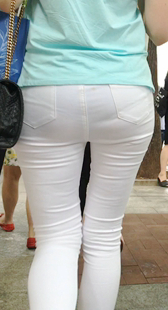 白色紧身裤漂亮可爱美女性