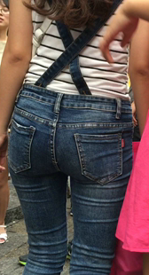 牛仔裤美眉极品饱满圆润翘臀