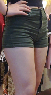 极品绿紧热裤大翘臀老板娘第三季