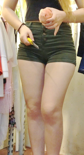 极品绿紧热裤大翘臀老板娘第五季