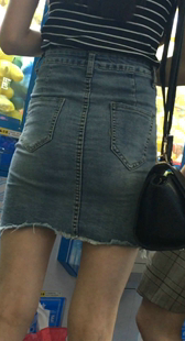 长发极品白腿翘臀长发美女牛仔包臀裙