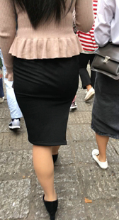 黑色包臀极品饱满翘臀长发美眉