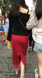 红色紧身长裙长发美眉极品饱满丰臀