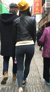 超紧灰牛仔深沟少妇