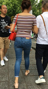 古街蓝牛紧臀小少妇