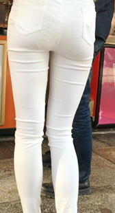 白裤大长腿美内痕好身材