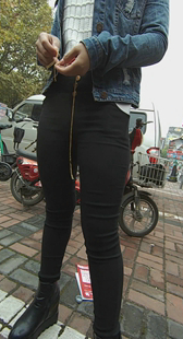 极品牛仔紧身黑裤妹子，360度视角真TM紧，第一季