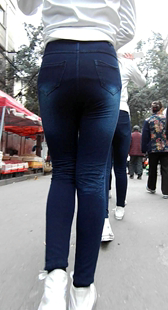 手机宣传紧身牛仔三小妹，好身材好气质第二季